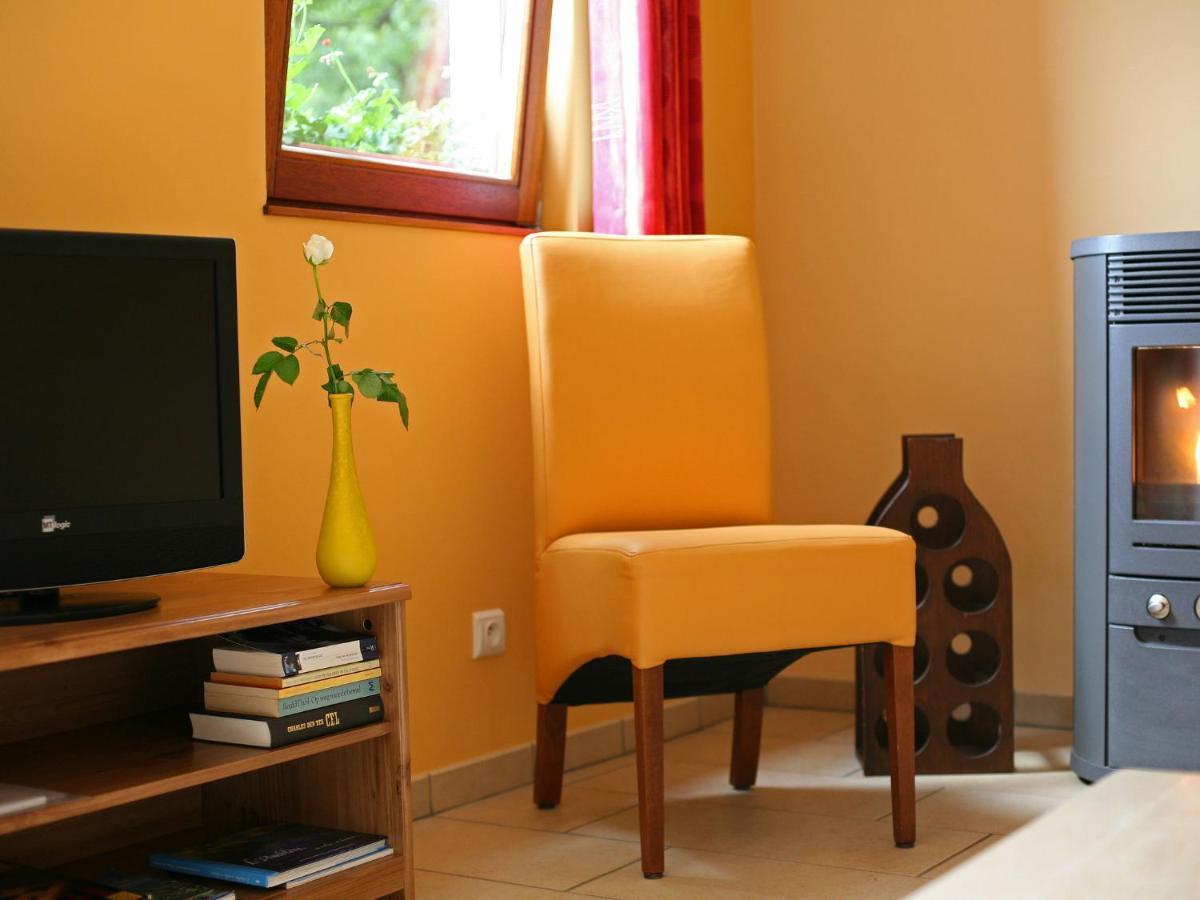 Cottage With A Terrace And A View Of The Valley エワイユ 部屋 写真