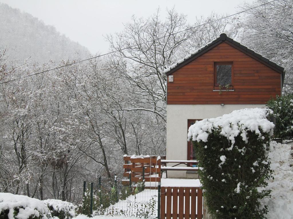 Cottage With A Terrace And A View Of The Valley エワイユ エクステリア 写真